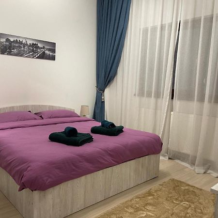 D&M Apartaments Yaş Dış mekan fotoğraf